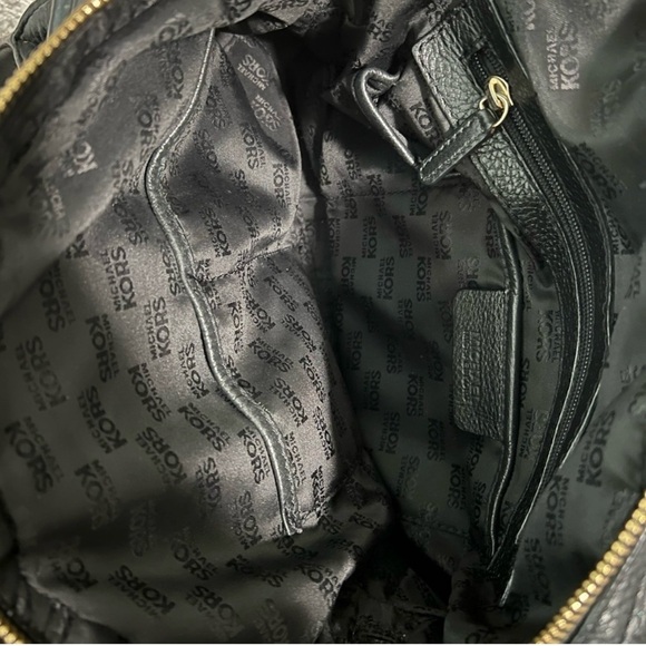 MICHAEL KORS ASTOR SHOULDER HOBO SATCHEL TOTE HANDBAG BLACK LEATHER
BUCKLES STUD - Picture 14 of 17